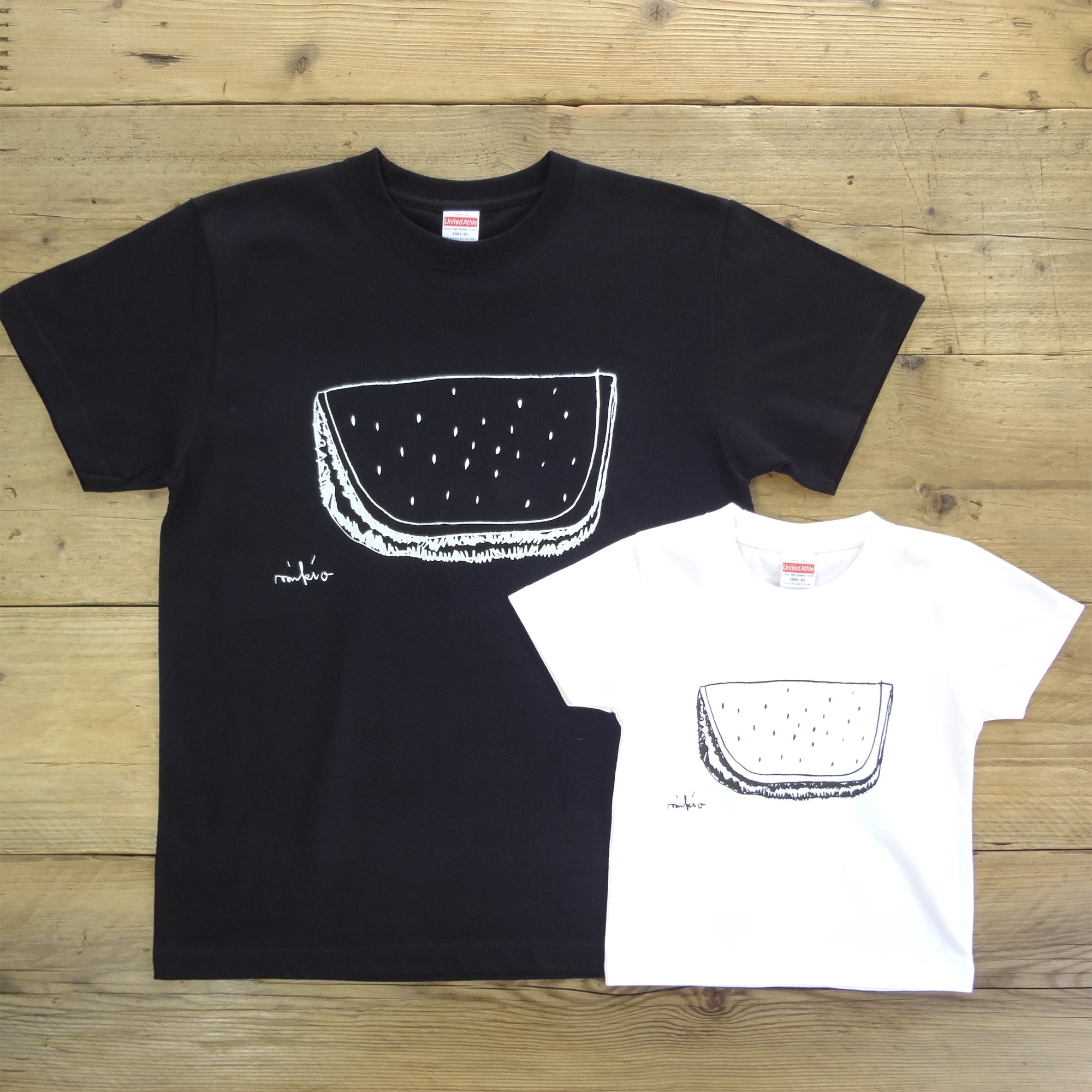 モノクロすいかメンズTシャツ